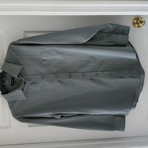 Men's long sleeve button down shirt. XL. Croft and Barrow. Gray.